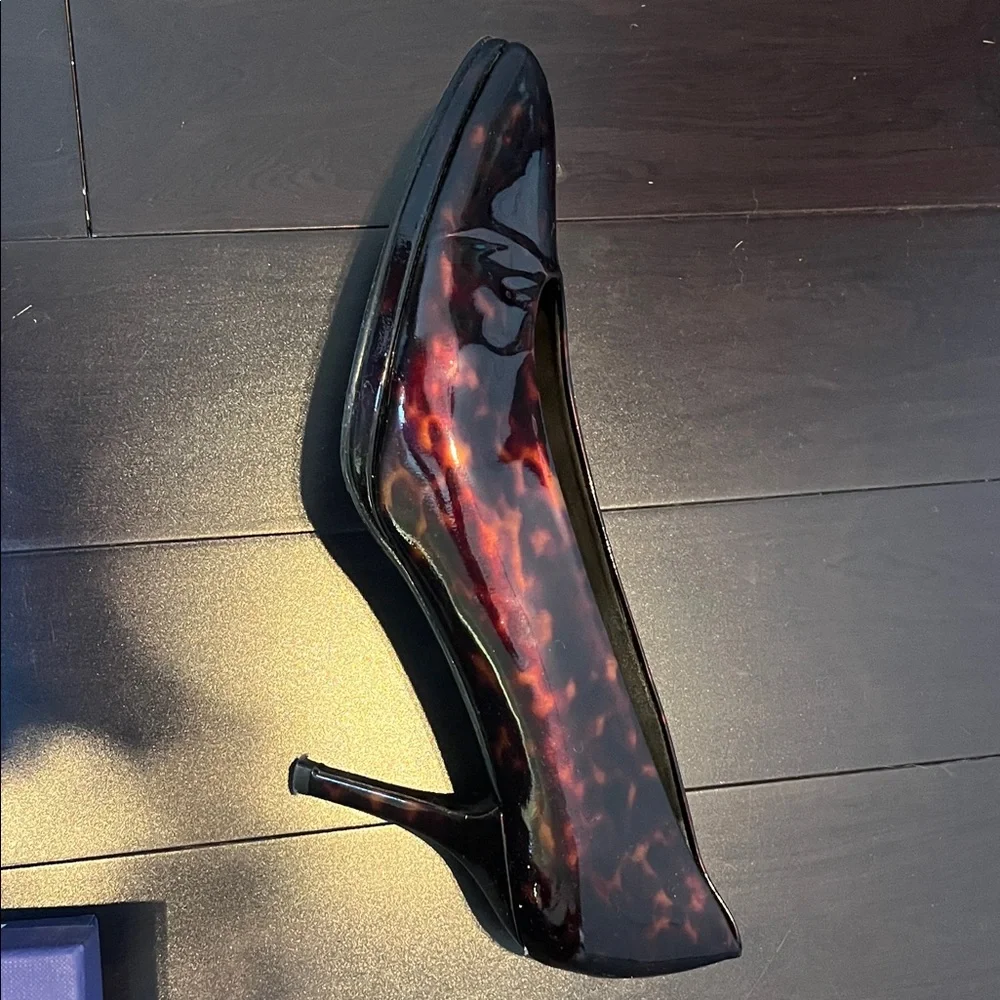 Stuart Weitzman Tortoiseshell Patent Heels - Picture 4 of 4